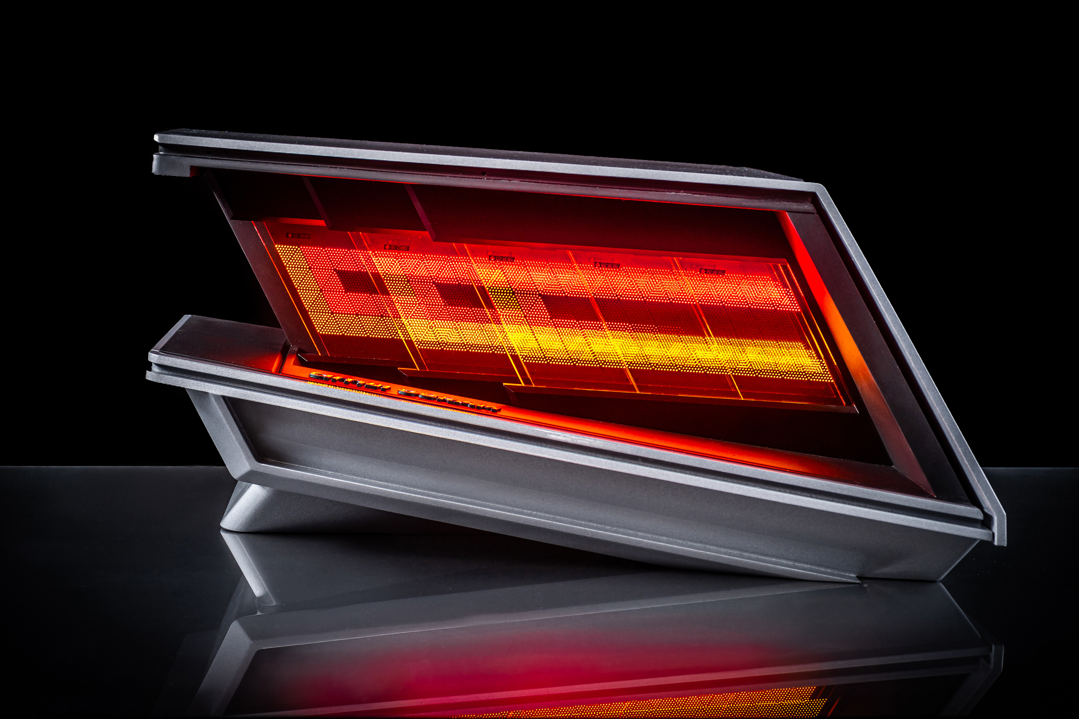 ”Light out of nowhere”: New ALIYOS™ LED-on-foil technology from ams OSRAM creates unprecedented effects in automotive lighting