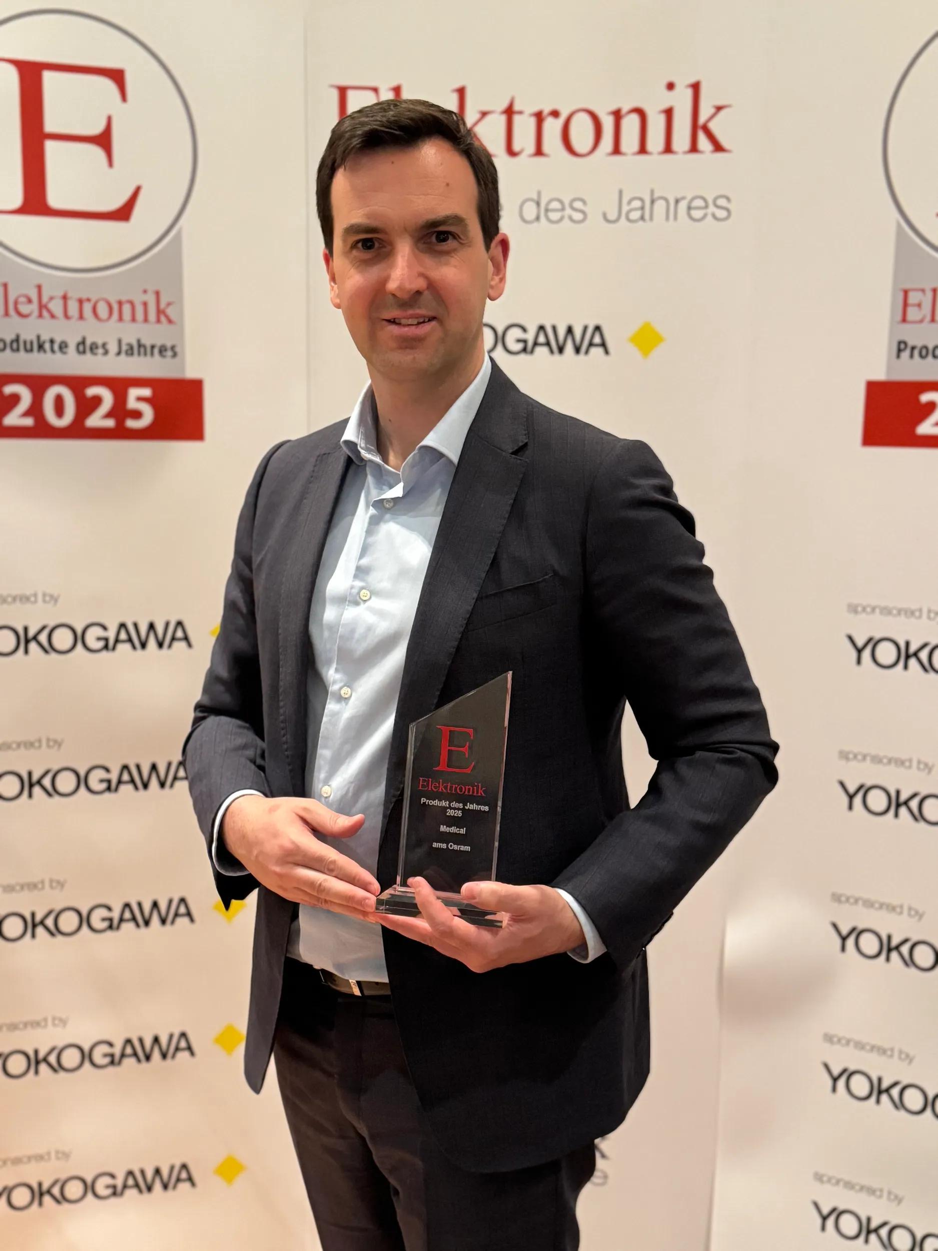 Ivo Ivanovski, Head of Product Line Medical Imaging & Foundry, accepted the award on behalf of the team in Munich on March 27.